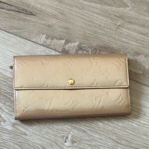 LOUIS VUITTON Vernis Patent Leather Sarah long wallet